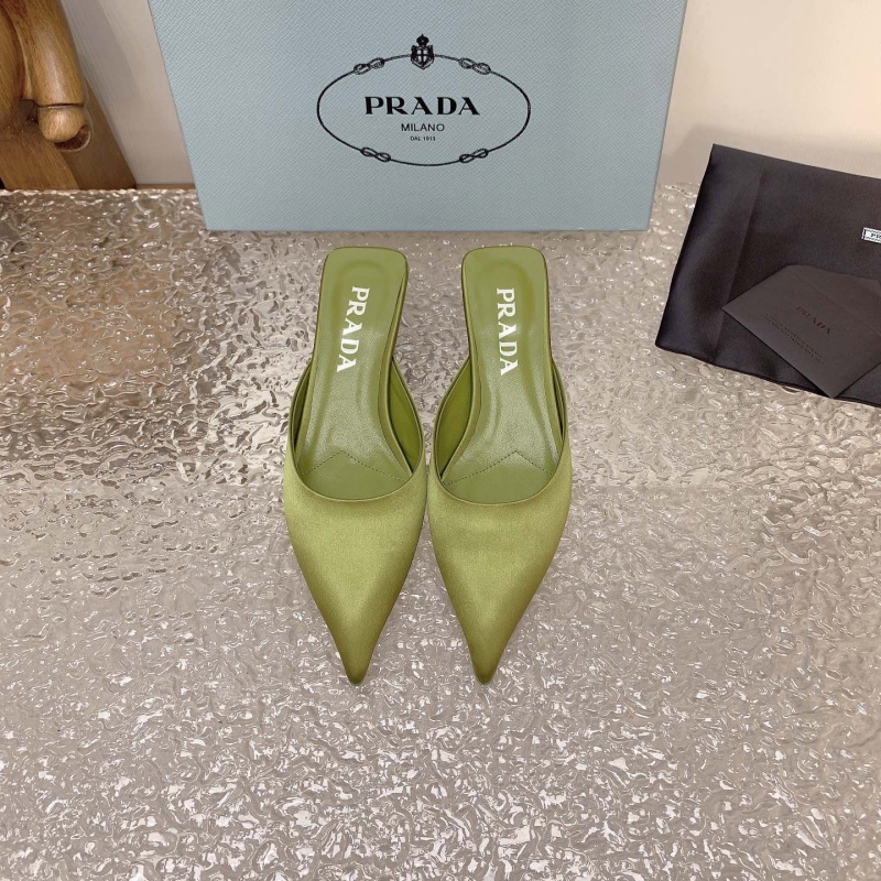 Pra*a slippers